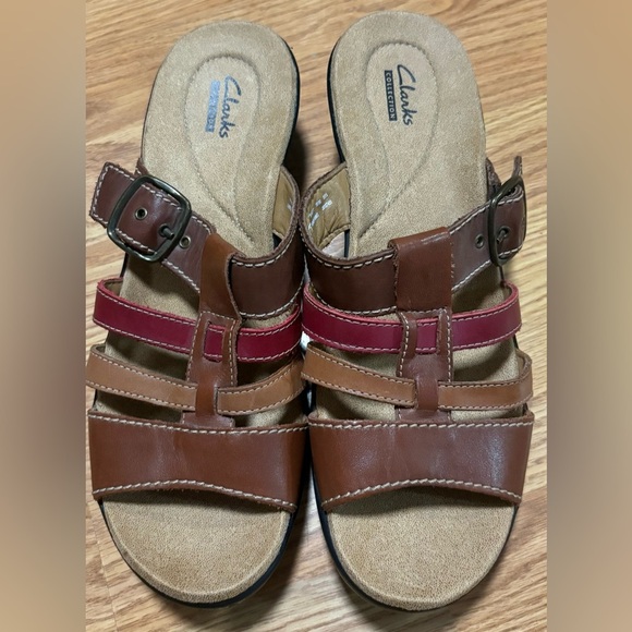Clarks Women's Sandals with Brown and Red Straps - Picture 3 of 7